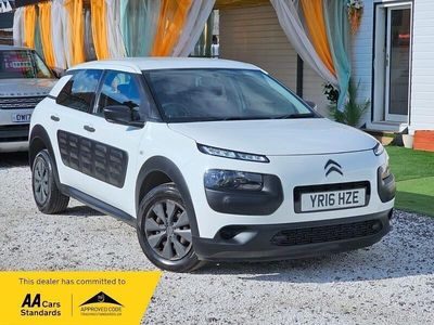Used Citroën C4 Cactus PureTech 82 HP (60 kW) 2016 White Hatchback