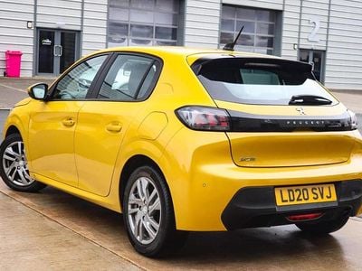Used Peugeot 208 Active 74 HP (54 kW) 2020 Yellow Hatchback