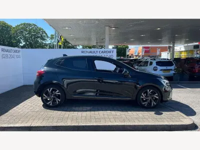 Used Renault Clio Engineered 145 HP (106 kW) 2023 Metallic  diamond black  Hatchback