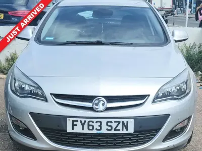 Used Vauxhall Astra Elite 115 HP (84 kW) 2013 Silver Hatchback