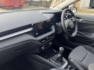 Used Skoda Fabia SE 80 HP (58 kW) 2025 Moon white metallic Hatchback