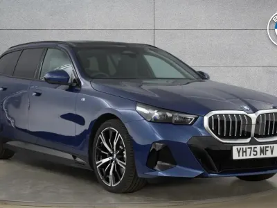 Begagnad BMW 530e M Sport 295 HK (216 kW) 2025 Blå Kombi