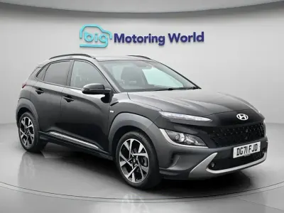 Usado Hyundai Kona Premium 120 CV (88 kW) 2021 Negro SUV