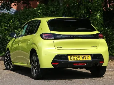 Second-hand Peugeot 208 Allure 99 CP (72 kW) 2025 Galben Hatchback