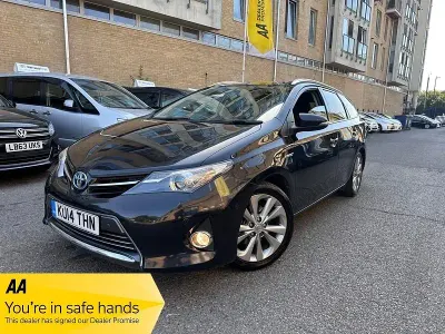 Usado Toyota Auris Hybrid
