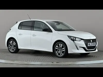 Used Peugeot 208 Allure+ 102 HP (75 kW) 2023 White Hatchback