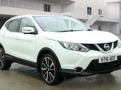 Used Nissan Qashqai Tekna 2016 Pure white SUV
