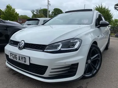 Używany VW Golf VII GTD 184 KM (135 kW) 2016 Biały Hatchback