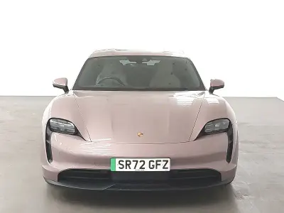 Usado Porsche Taycan 350 kW (476 CV) 2023 Rosa Familiar