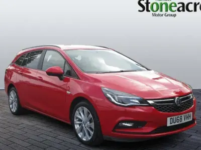 Used Vauxhall Astra Design Edition 105 HP (77 kW) 2018 Red Estate