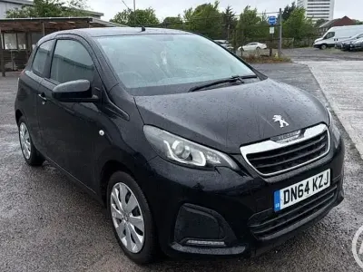 Usado Peugeot 108 Active 68 CV (50 kW) 2015 Negro Utilitario