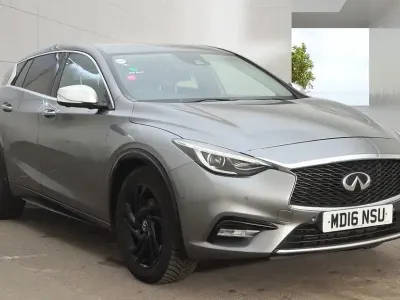 Used Infiniti Q30 Premium 170 HP (125 kW) 2016 Grey Hatchback