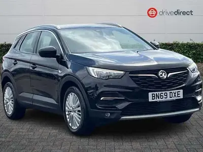 Used Vauxhall Grandland X Business Edition 130 HP (95 kW) 2019 Black SUV