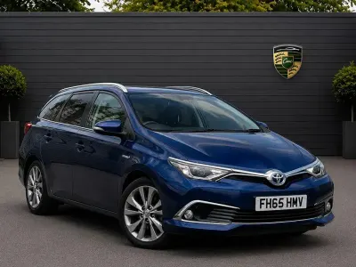 Used Toyota Auris Hybrid 2015 Blue Estate