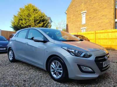 Begagnad Hyundai i30 SE 2015 Silver Halvkombi