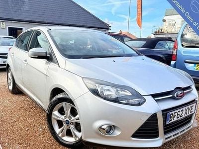 Used Ford Focus Zetec 105 HP (77 kW) 2012 Silver Hatchback