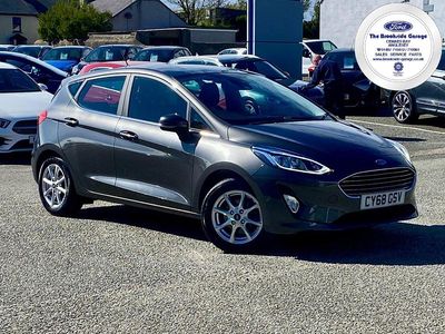 Begagnad Ford Fiesta Zetec 100 HK (73 kW) 2018 Grå Halvkombi