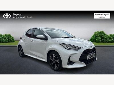 Used Toyota Yaris Hybrid Design 2024 White Hatchback