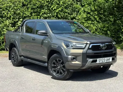Gebraucht Toyota HiLux 204 PS (150 kW) 2023 Braun Pickup
