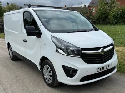 Gebraucht Vauxhall Vivaro Sportive 125 PS (91 kW) 2019 Weiß Van / Kleinbus