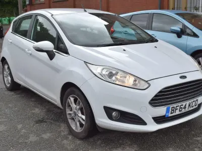 Used Ford Fiesta Zetec 82 HP (60 kW) 2014 White Hatchback