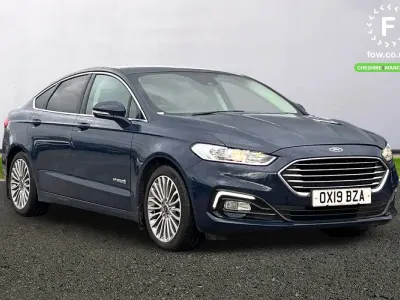 Usado Ford Mondeo Titanium 187 HP (137 kW) 2019 Azul Sedan