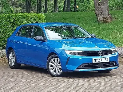 Gebraucht Vauxhall Astra Design Edition 110 PS (80 kW) 2023 Blau Kleinwagen