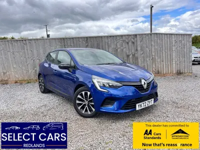 Used Renault Clio V Evolution 90 HP (66 kW) 2023 Blue Hatchback