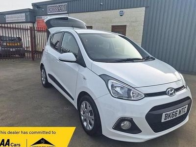 Used Hyundai i10 GO! 66 HP (48 kW) 2016 White Hatchback