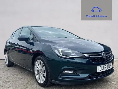 Used Vauxhall Astra Design Edition 125 HP (91 kW) 2019 Green Hatchback