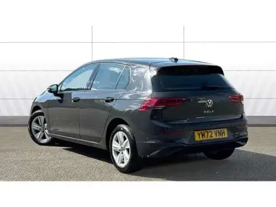 Second-hand VW Golf VIII Life 108 CP (79 kW) 2023 Gri Hatchback