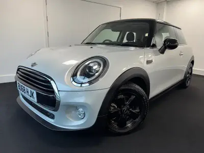 Usado Mini Cooper Hatch 136 HP (100 kW) 2018 Prateado Citadino