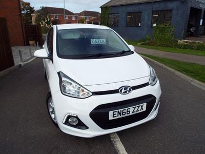 White Used 2016 Hyundai i10 Premium Hatchback | £6,400 (Fair price)