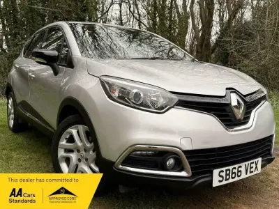 Used Renault Captur Dynamique 90 HP (66 kW) 2016 Silver SUV