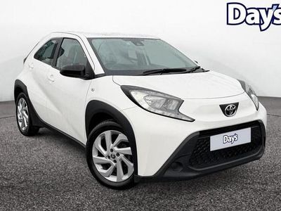 Used Toyota Aygo X PURE 72 HP (52 kW) 2022 White SUV