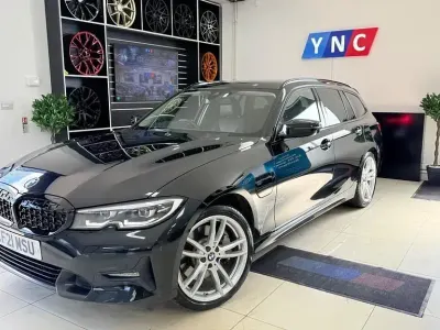 Begagnad BMW 330e Sport Line 2021 Svart Kombi