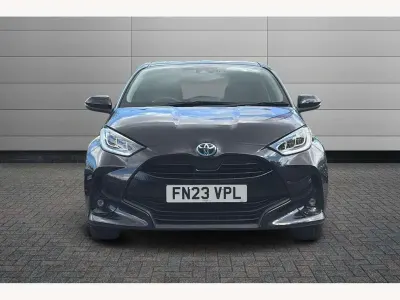 Używany Toyota Yaris Hybrid Design 116 KM (85 kW) 2023 Czarny Hatchback