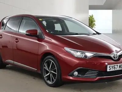 Used Toyota Auris Design 116 HP (85 kW) 2017 Red Hatchback