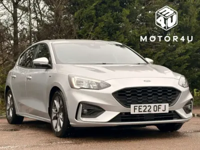 Używany Ford Focus ST-Line 120 KM (88 kW) 2022 Srebrny Hatchback