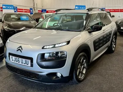 Used Citroën C4 Cactus Feel 100 HP (73 kW) 2016 Silver Hatchback
