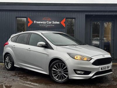 Used Ford Focus ST-Line 140 HP (102 kW) 2017 Silver Hatchback