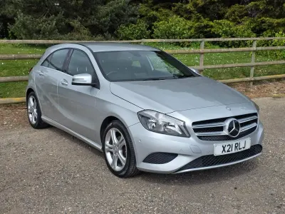 Begagnad Mercedes A180 Sport Edition 2015 Silver Halvkombi