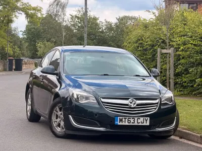 Used Vauxhall Insignia Design Edition 2013 Green Hatchback