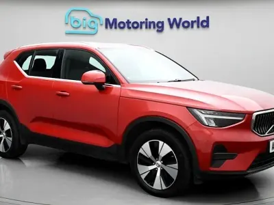 Usado Volvo XC40 Core 211 HP (155 kW) 2022 Vermelho SUV