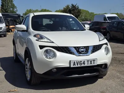 Używany Nissan Juke Acenta Premium 115 KM (84 kW) 2014 Biały SUV
