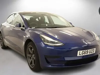 Used Tesla Model 3 Standard Range Plus 239 kW (325 HP) 2019 Sedan