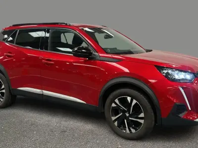 Używany Peugeot 2008 Allure+ 101 KM (74 kW) 2023 Czerwony SUV