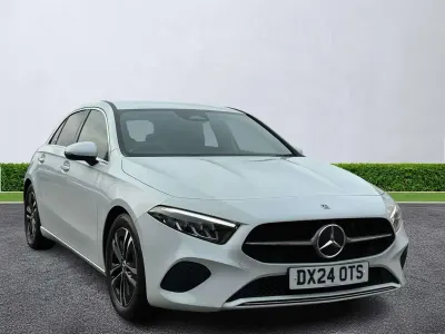 Begagnad Mercedes A200 Executive 163 HK (119 kW) 2024 Vit Halvkombi
