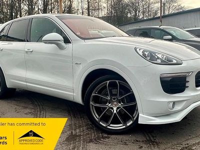 Used Porsche Cayenne 262 HP (192 kW) 2016 White SUV