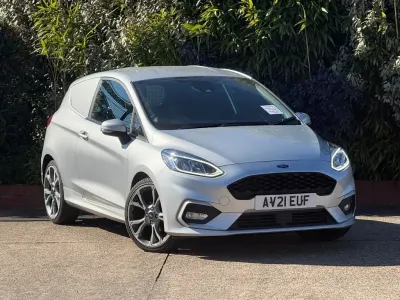 Begagnad Ford Fiesta Sport 2021 Silver Halvkombi